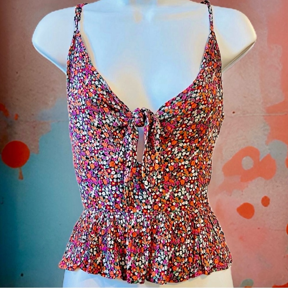NWT | Patrons Of Peace | Floral Print | Keyhole Tie | Ruffle Tank | Size L